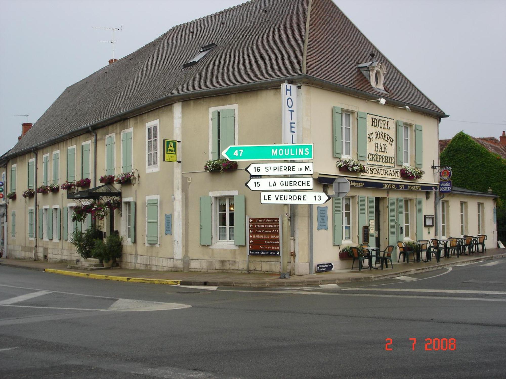 Logis Hotel Saint-Joseph Sancoins Exterior photo